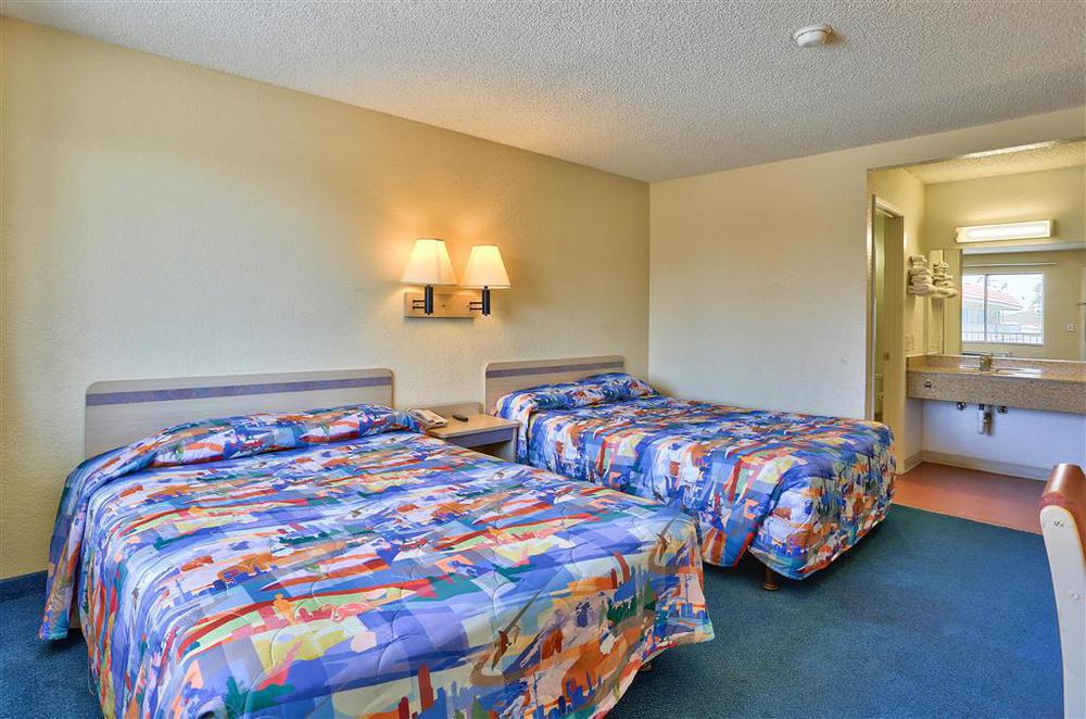 Red Roof Inn Phoenix- Midtown Δωμάτιο φωτογραφία