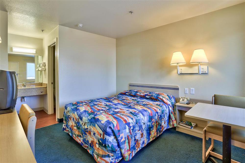 Red Roof Inn Phoenix- Midtown Δωμάτιο φωτογραφία